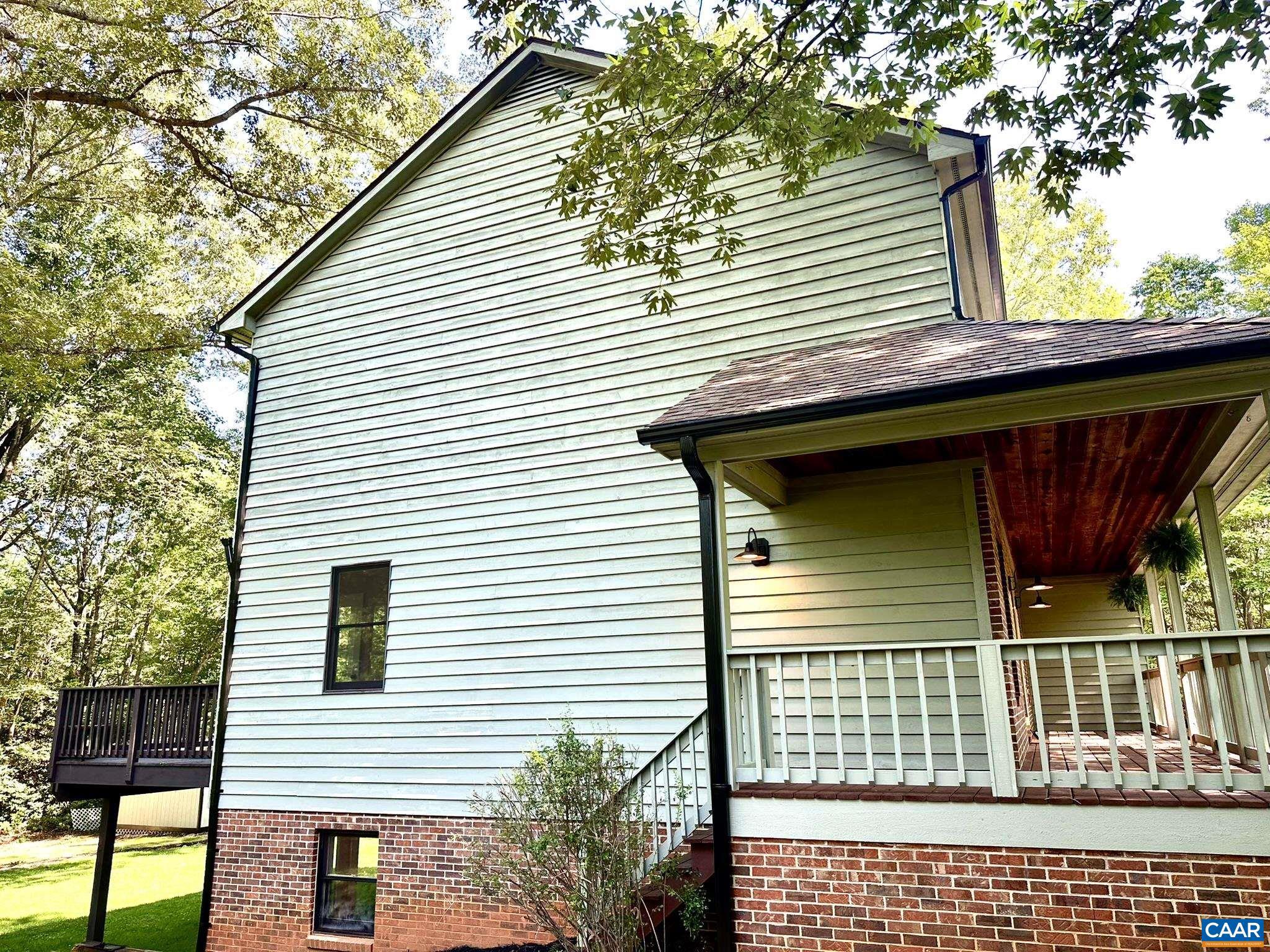 DEER LAKE ESTATES - Residential