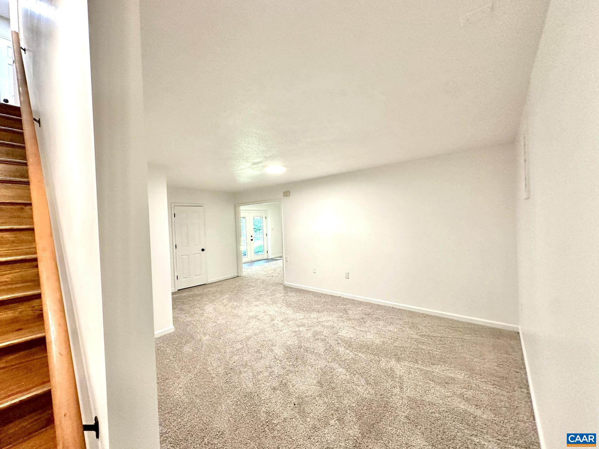 DEER LAKE ESTATES - Residential