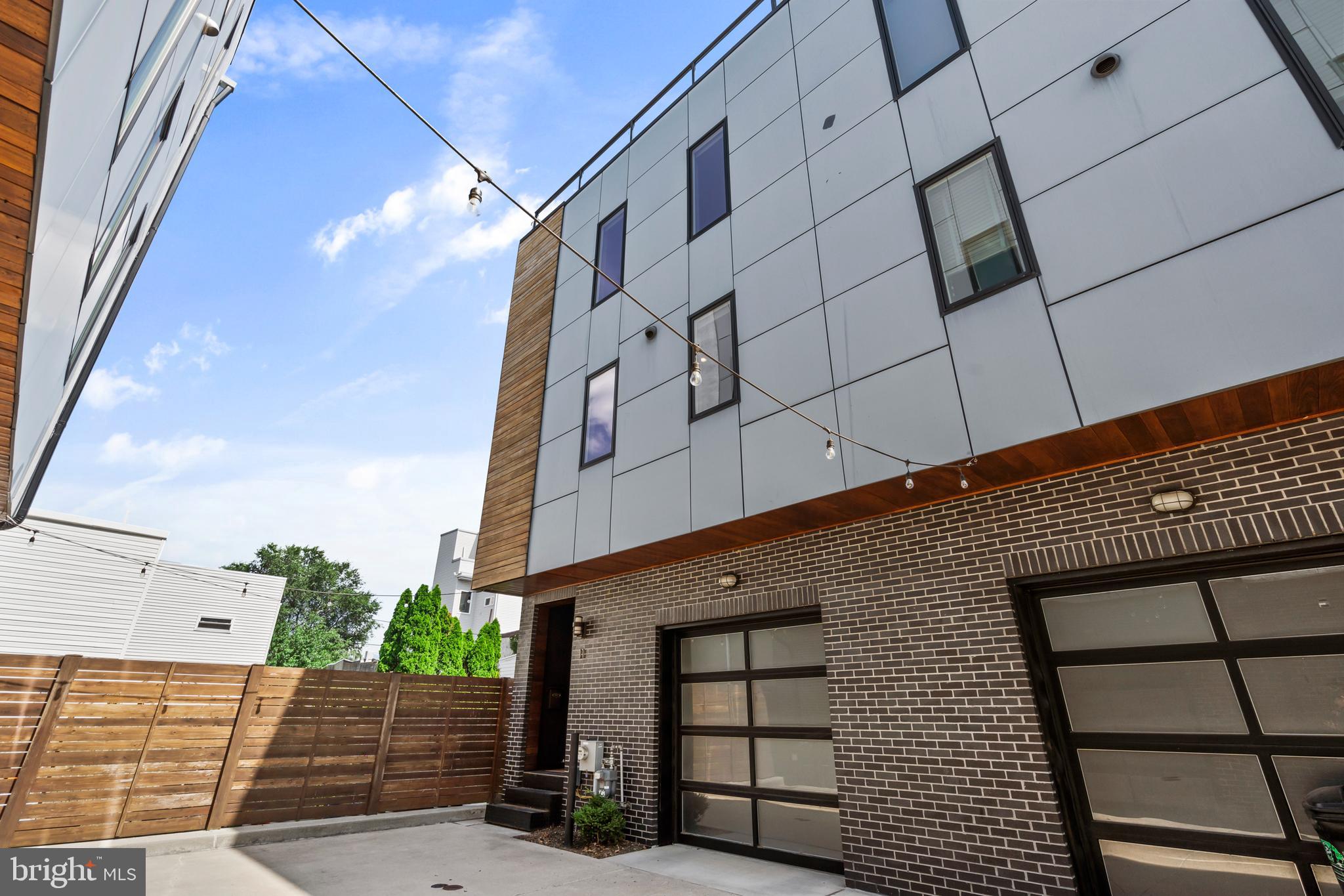 412 MOYER STREET 24 11