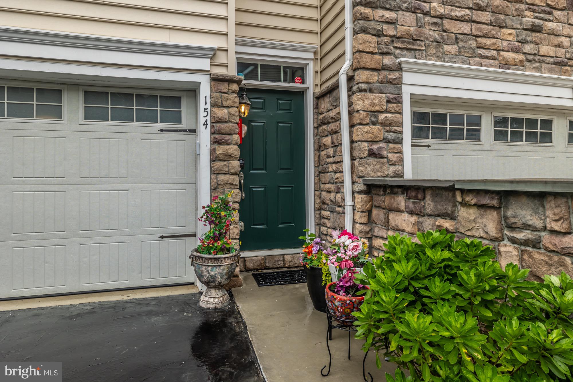 154 MOOREHEAD AVENUE