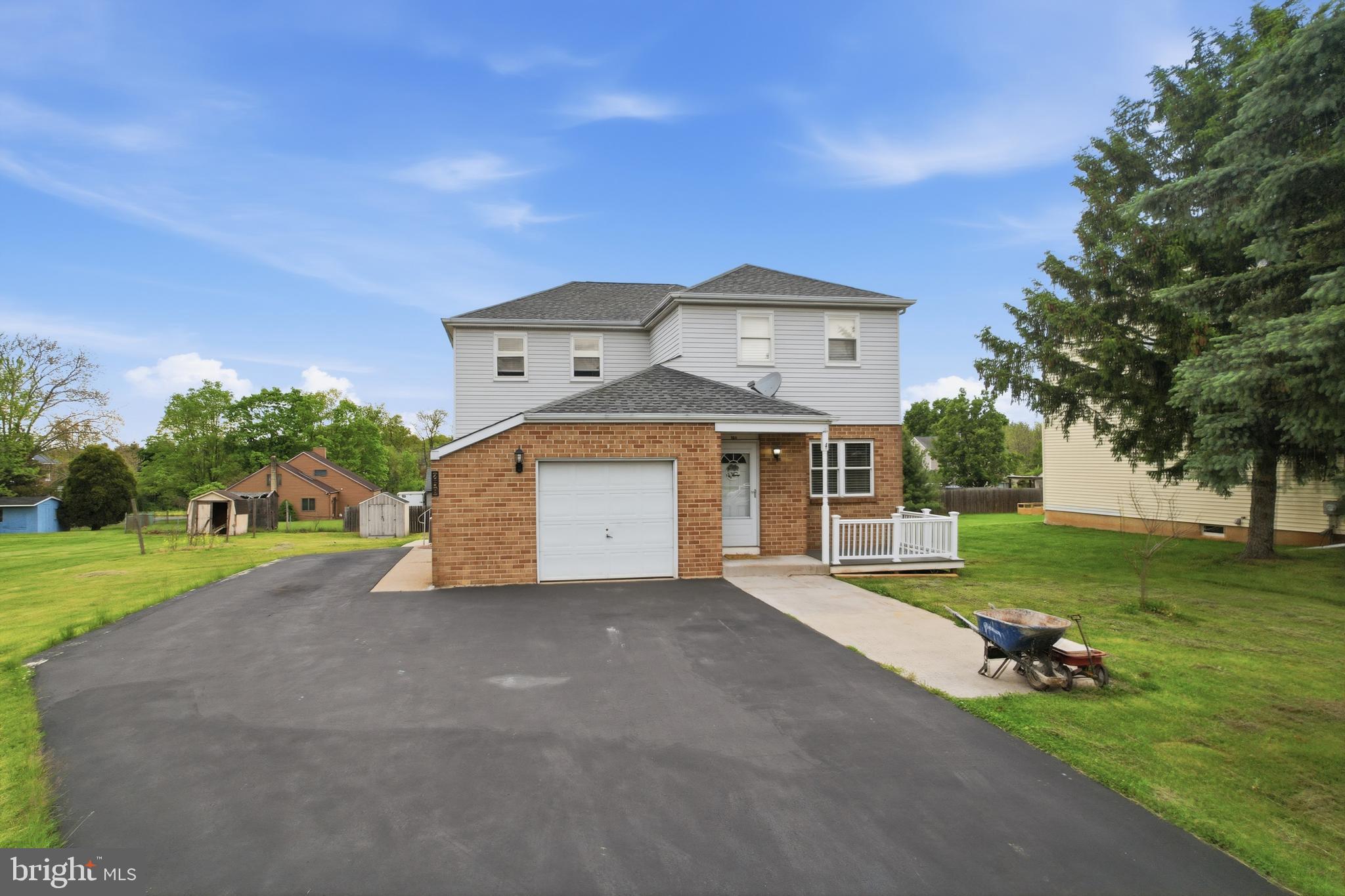 HUNTER CREST - Residential Income