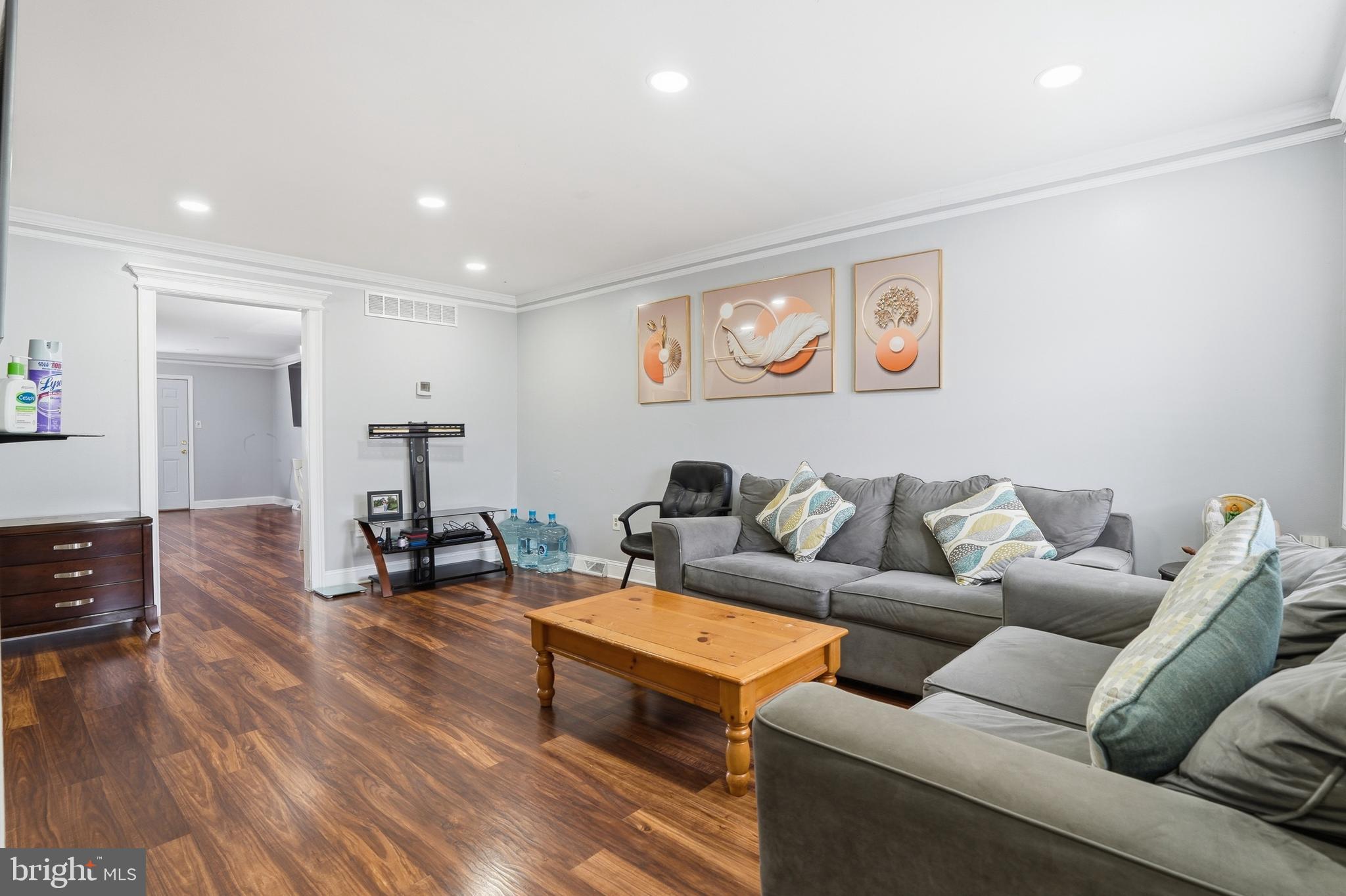 HUNTER CREST - Residential Income