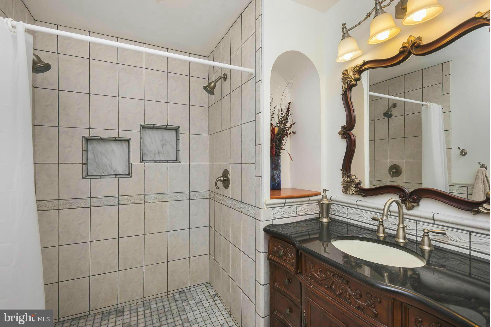 MOUNT HEBRON - Residential