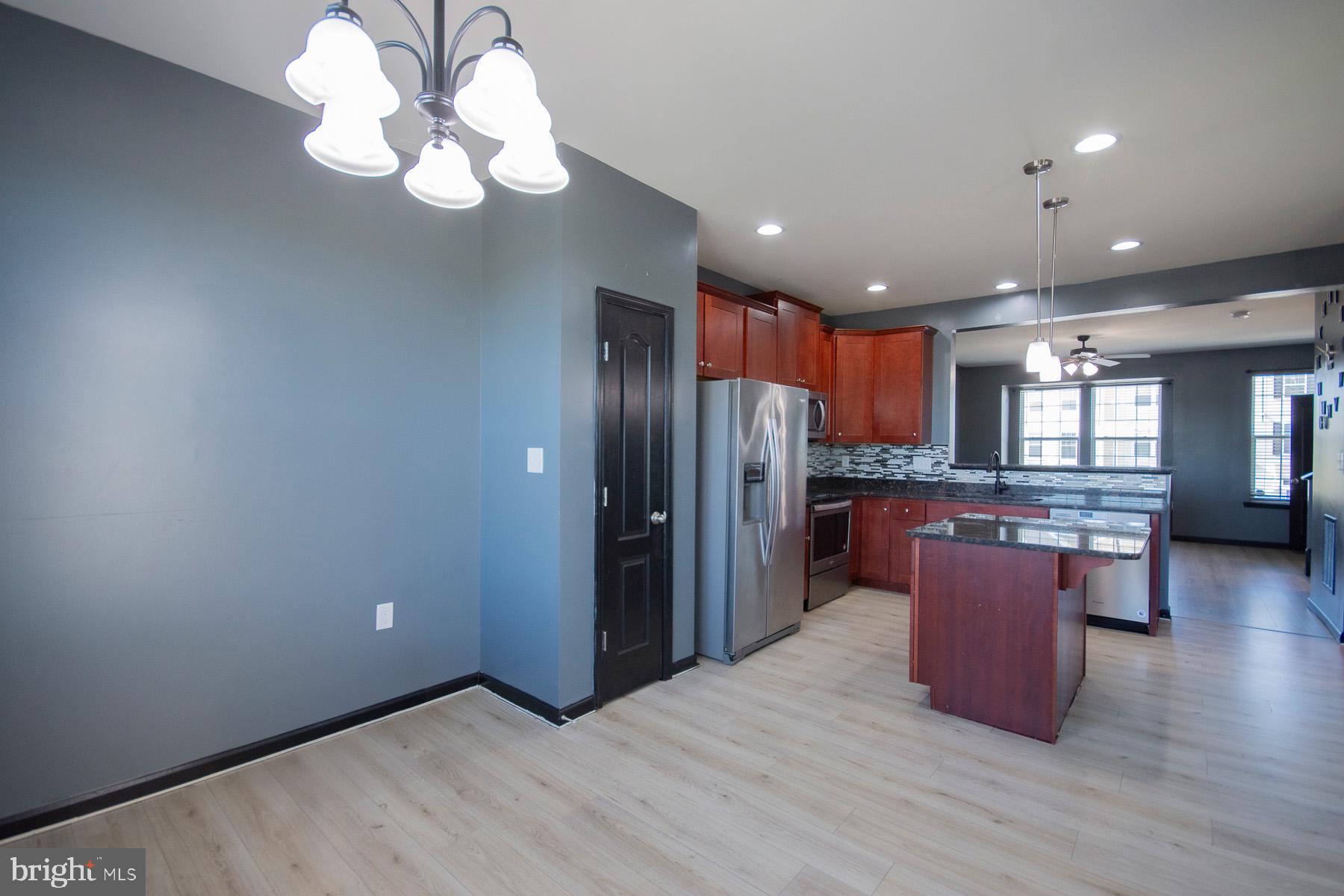 RIVERSIDE VILLAGES - Residential