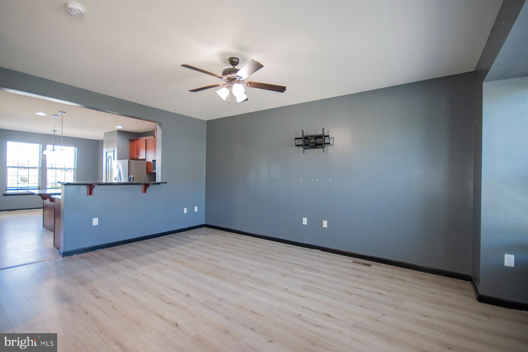 RIVERSIDE VILLAGES - Residential