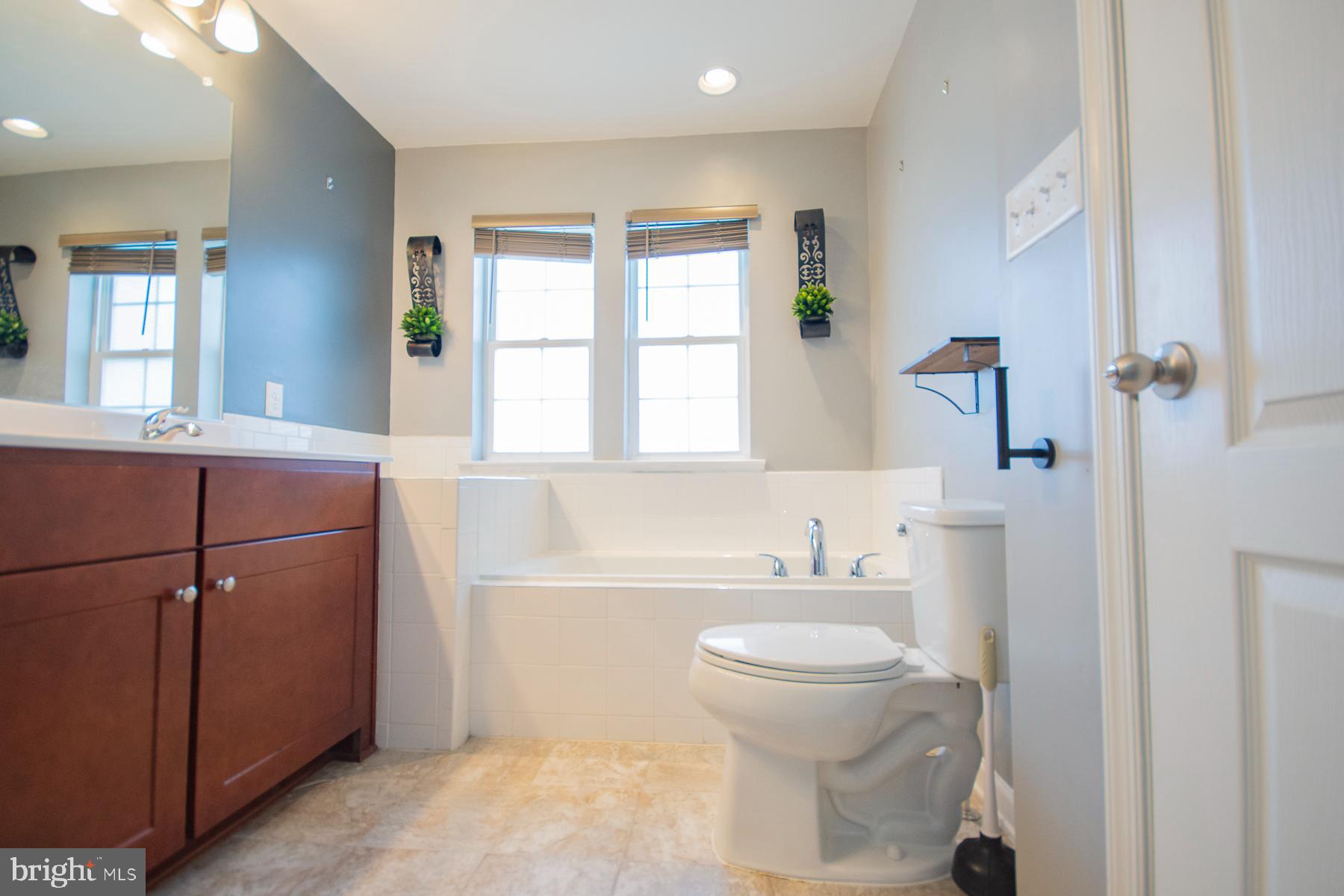 RIVERSIDE VILLAGES - Residential