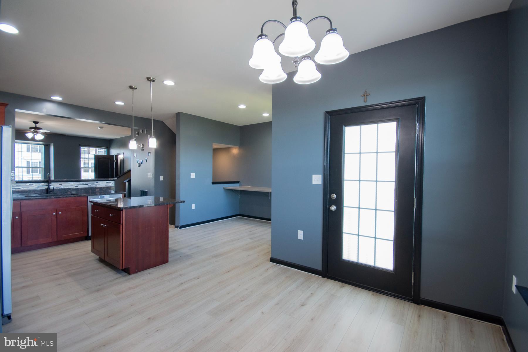 RIVERSIDE VILLAGES - Residential