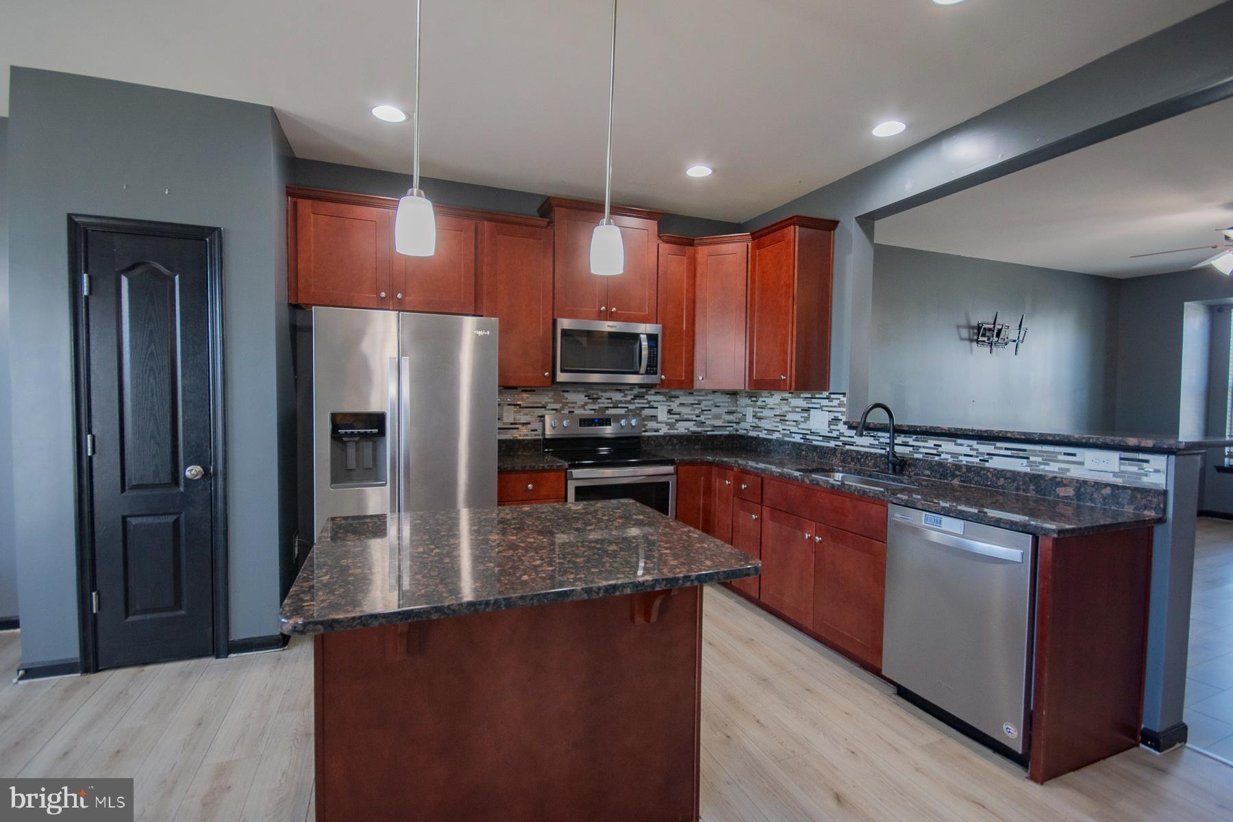 RIVERSIDE VILLAGES - Residential