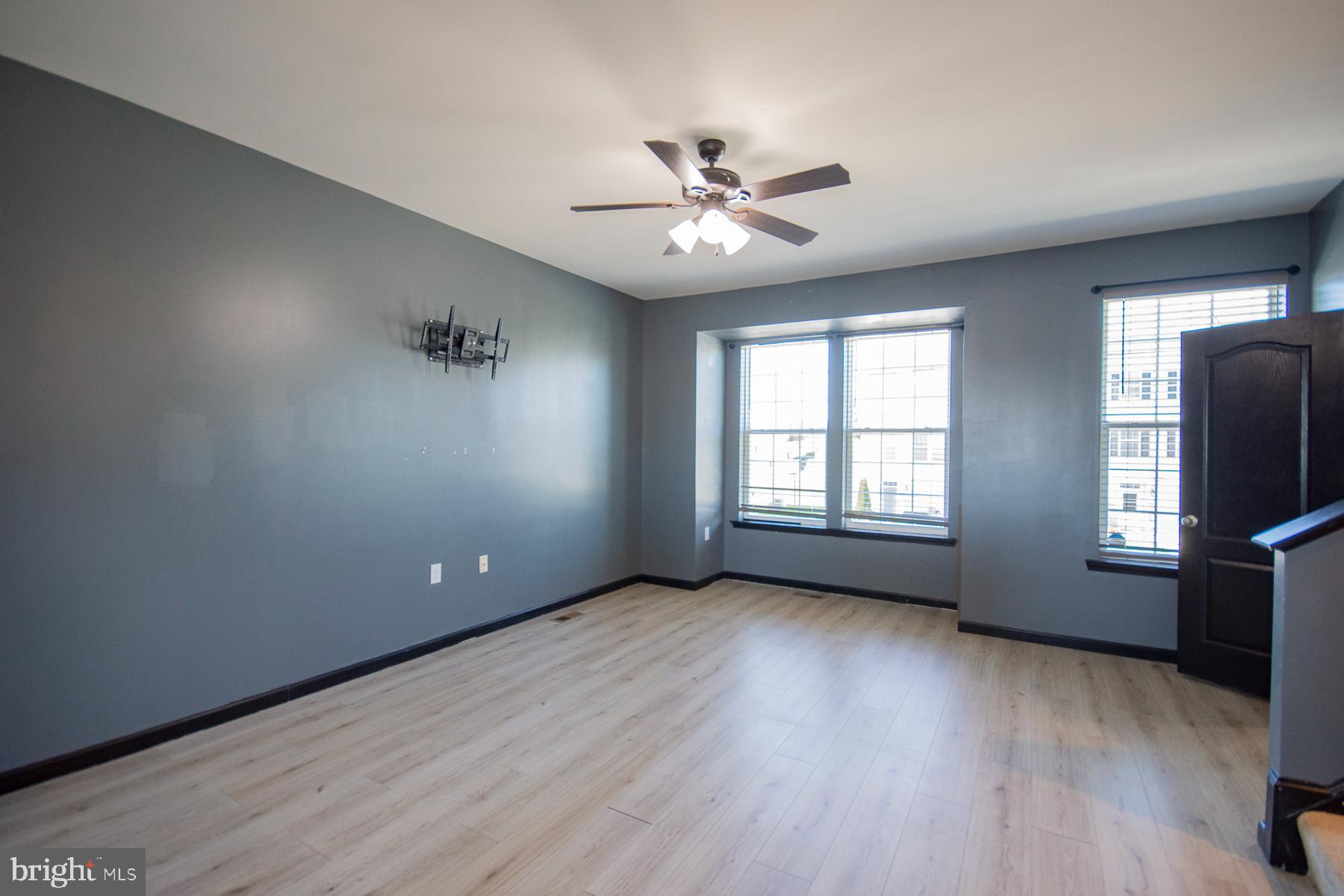 RIVERSIDE VILLAGES - Residential