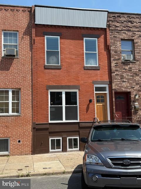 this townhouse is in excellent condition, 1st floor large living room with engineered hard wood floors ceiling fan and a powder room it boost a beautiful kitchen with stainless steel appliances wood cabinets granite tops basement is fully finished with powder room seperate utility room with washer and dryer 2nd floor has three large bedrooms with closets and two beautiful baths come and check this beauty out!!!!