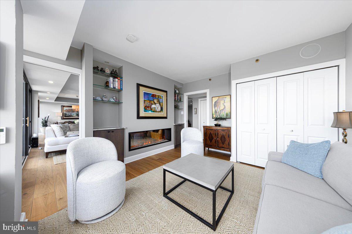 ROSSLYN - Residential