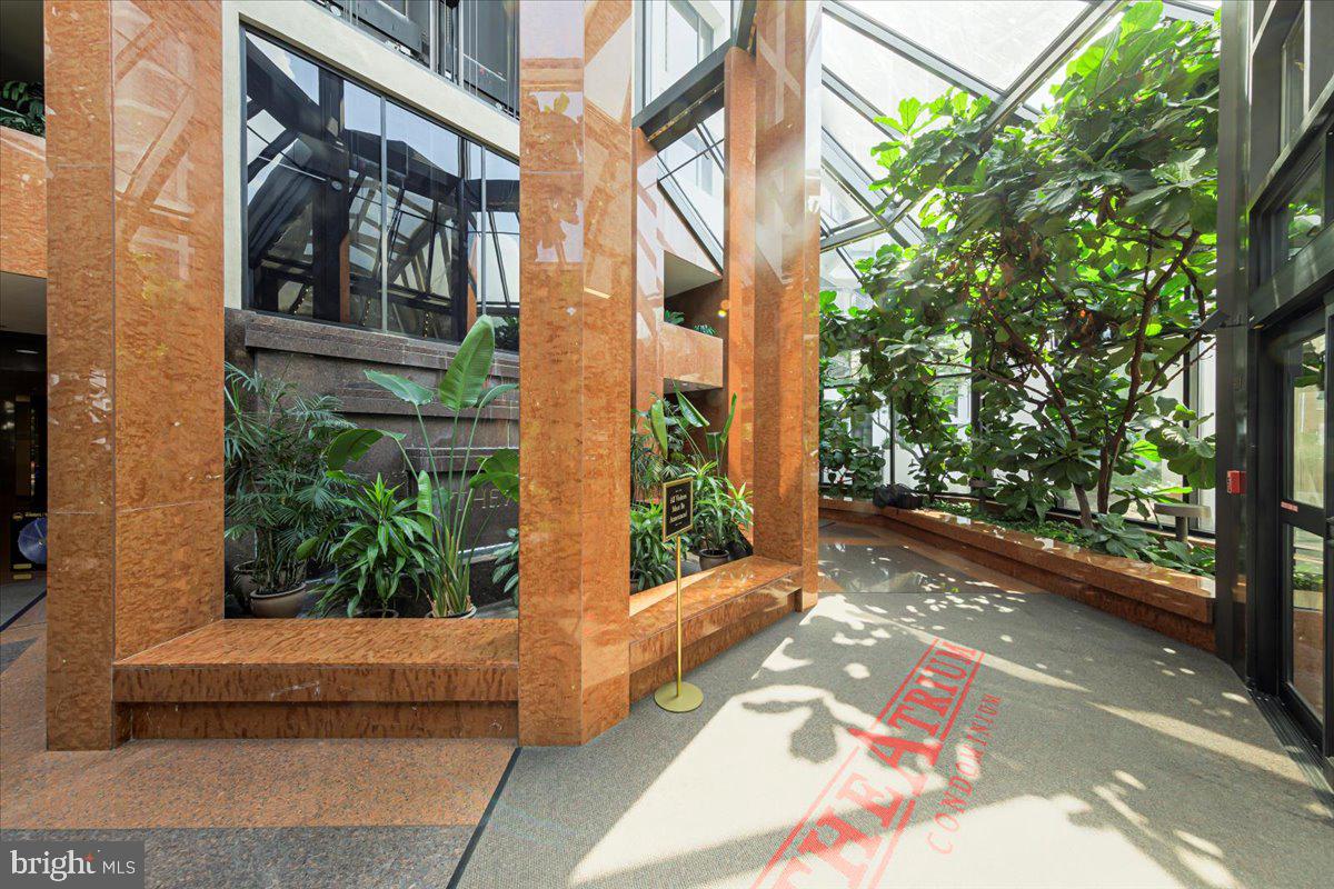 ROSSLYN - Residential