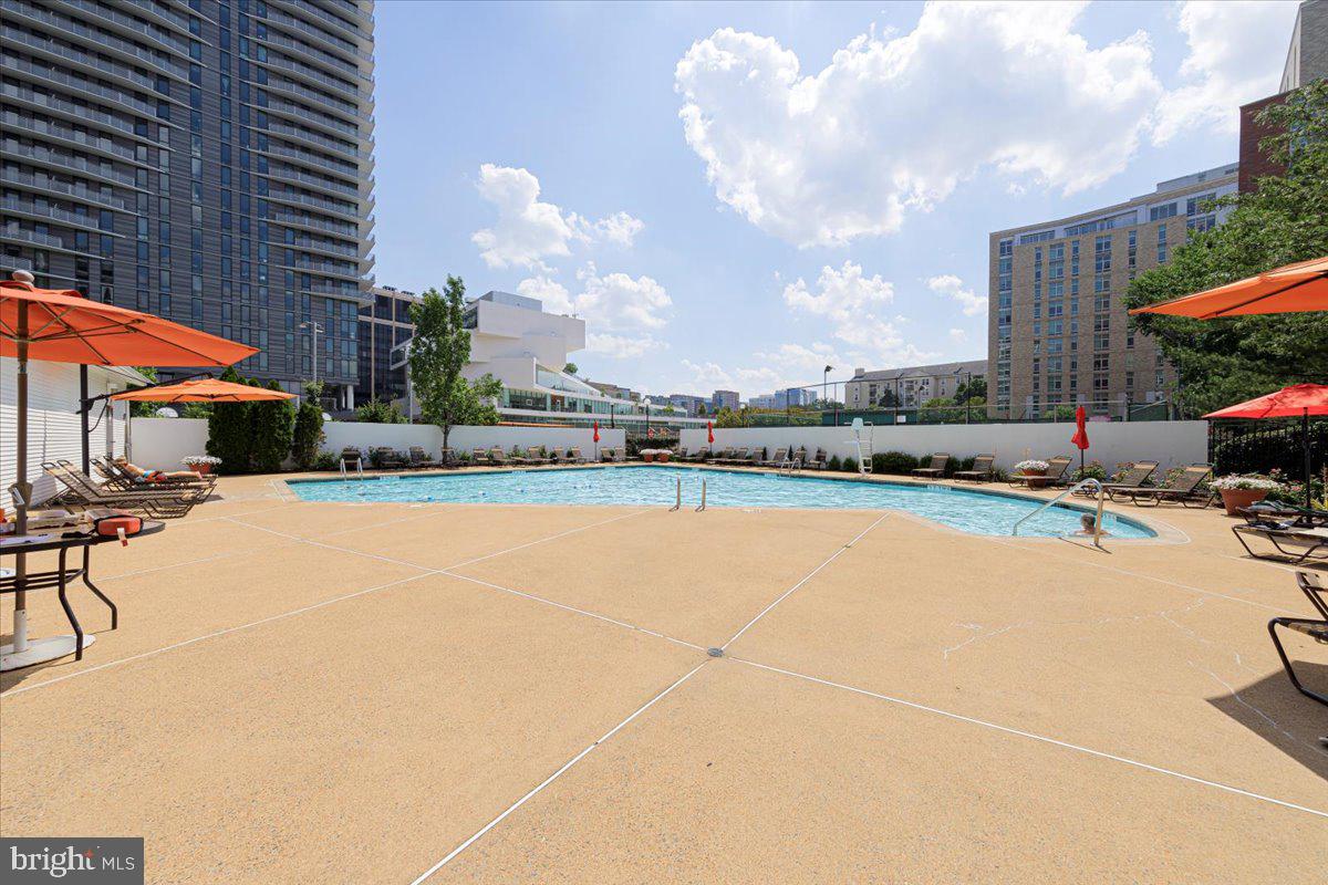 ROSSLYN - Residential