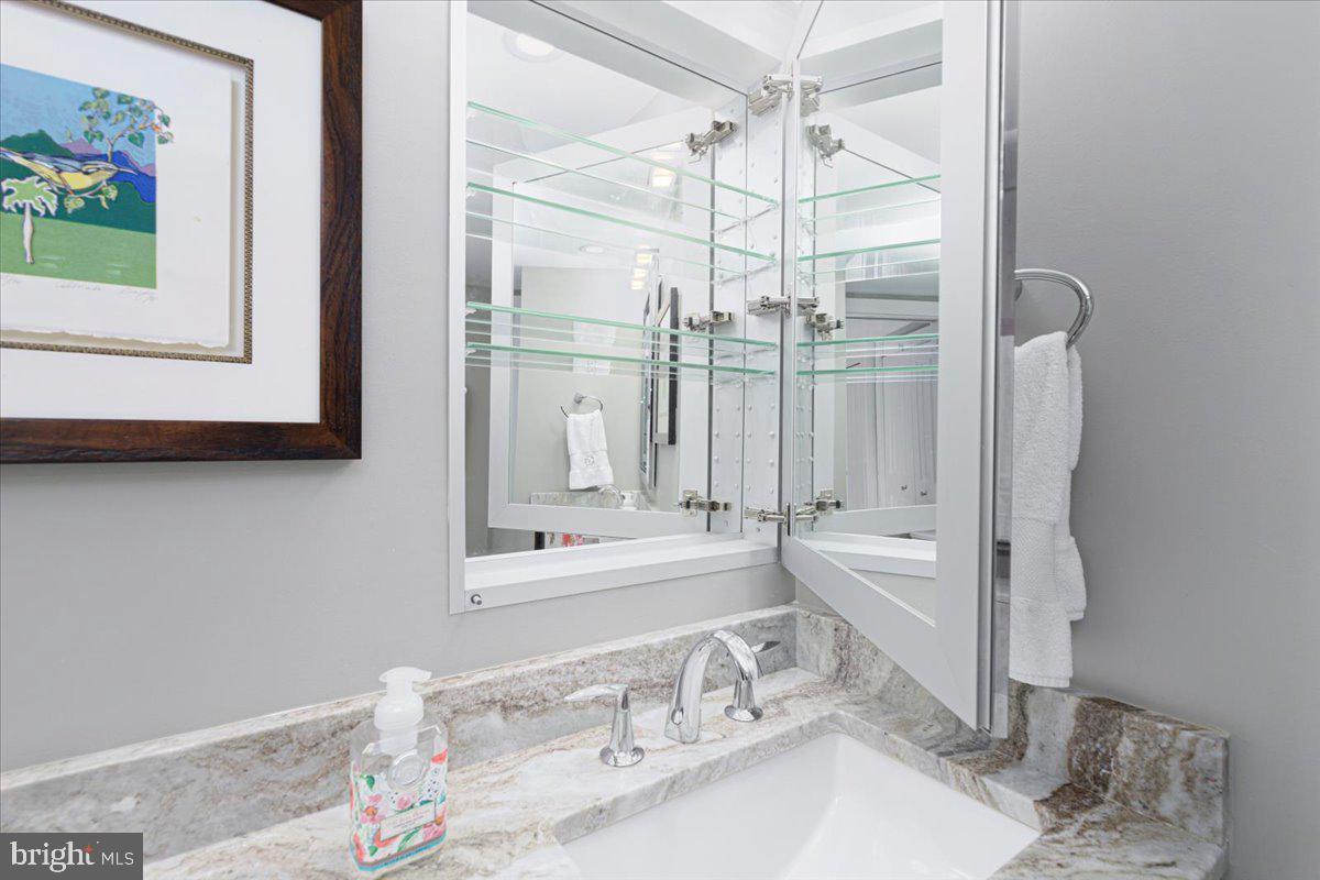 ROSSLYN - Residential