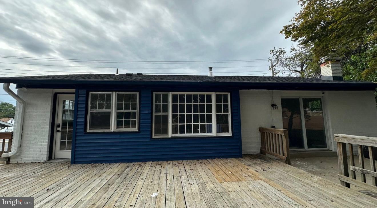 320 UNIVERSITY BOULEVARD E