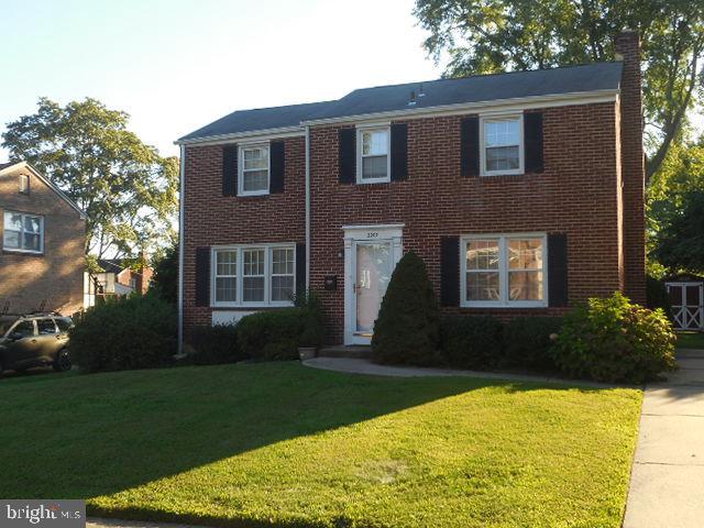 2209 ROBIN ROAD
