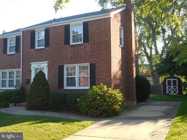 2209 ROBIN ROAD