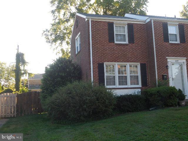 2209 ROBIN ROAD
