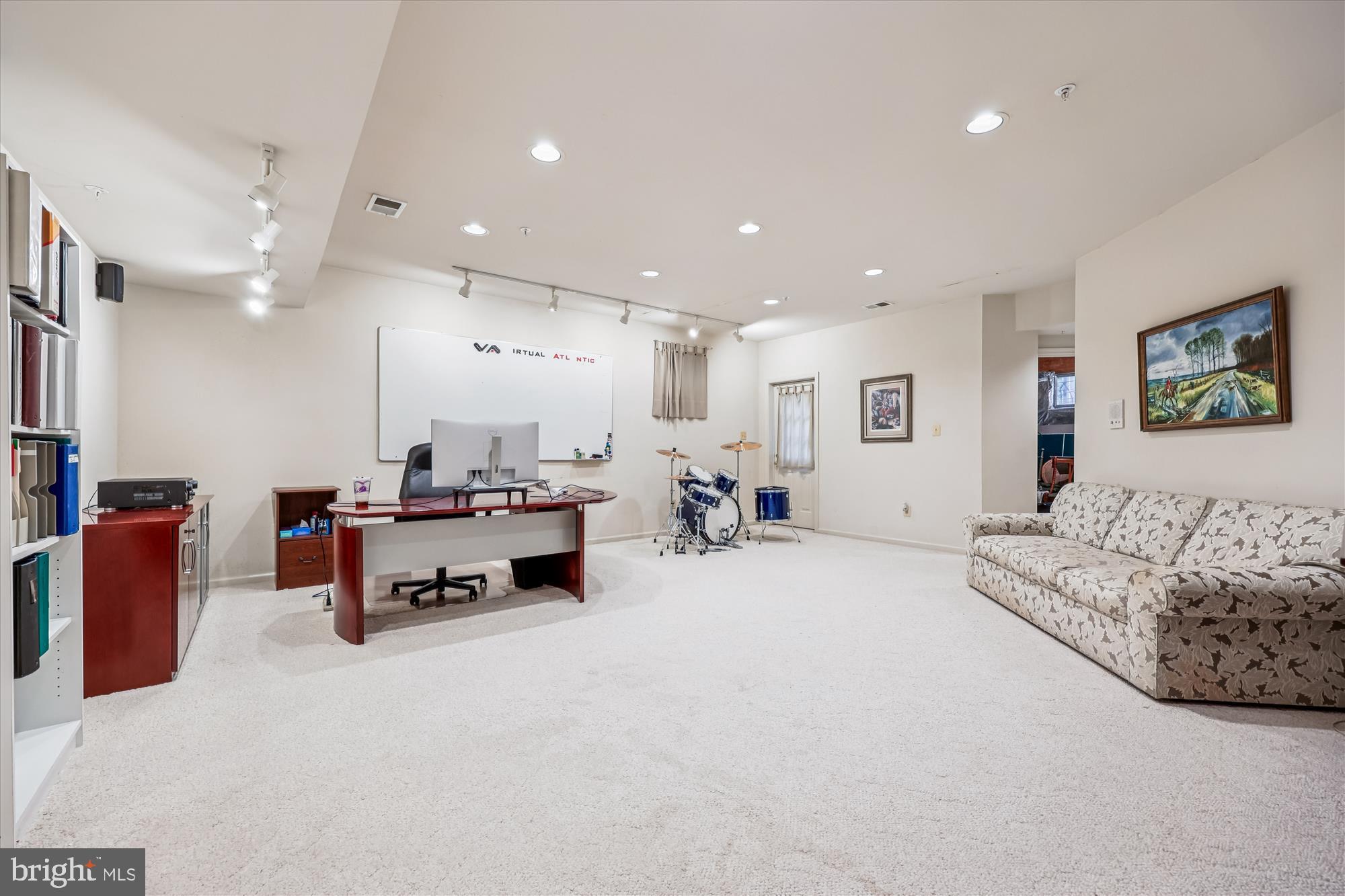 POTOMAC REGENCY - Residential