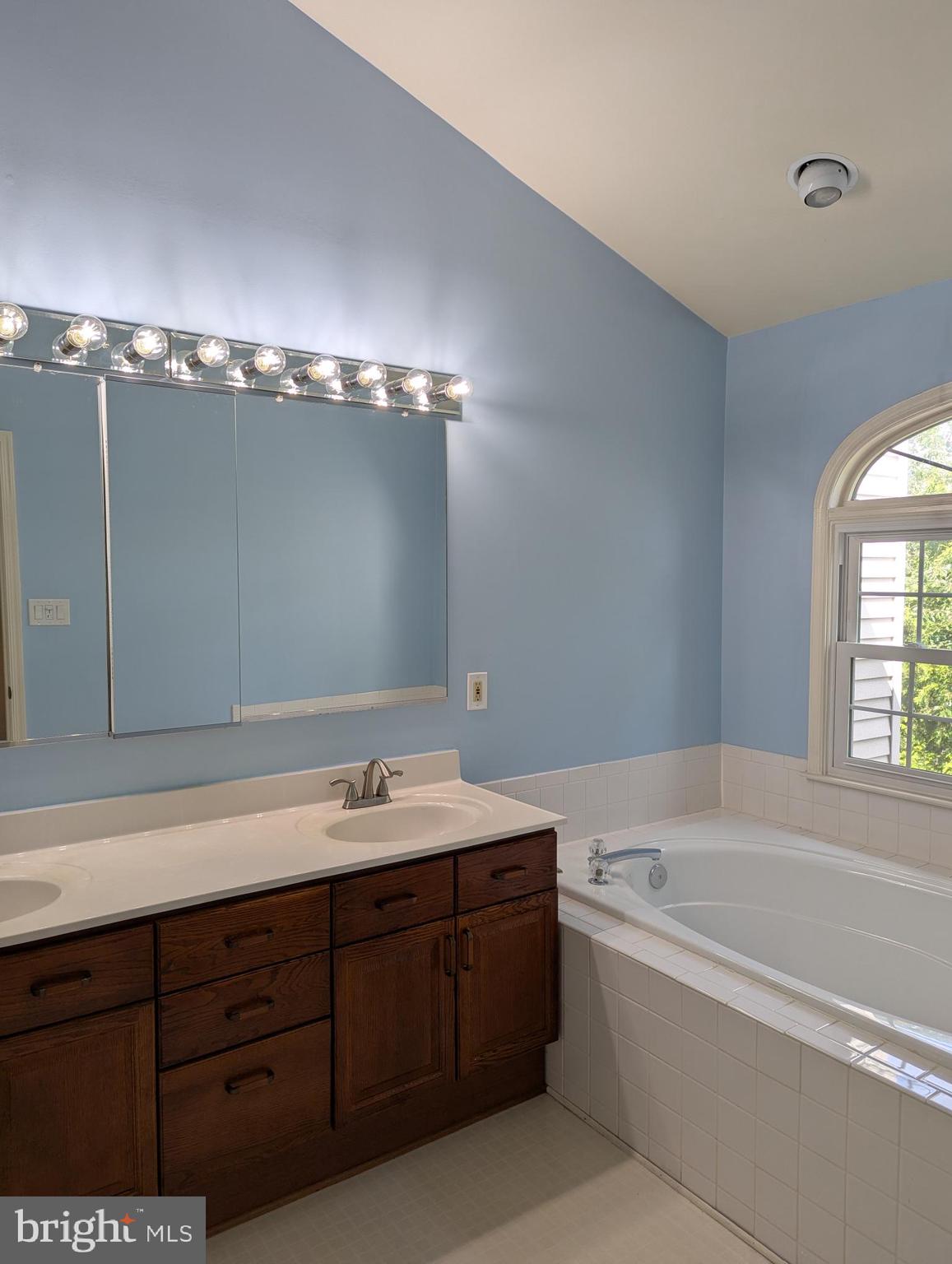 8837 EAGLE ROCK LANE