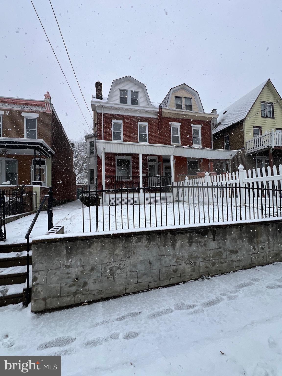 5512 N MASCHER STREET