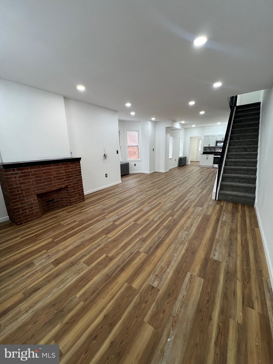 5512 N MASCHER STREET