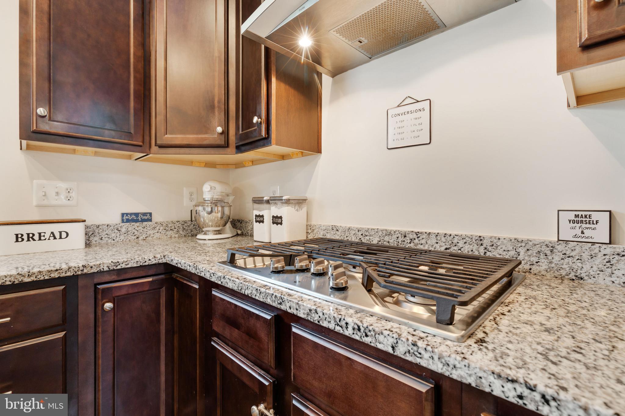 BROOKE POINT ESTATES - Residential