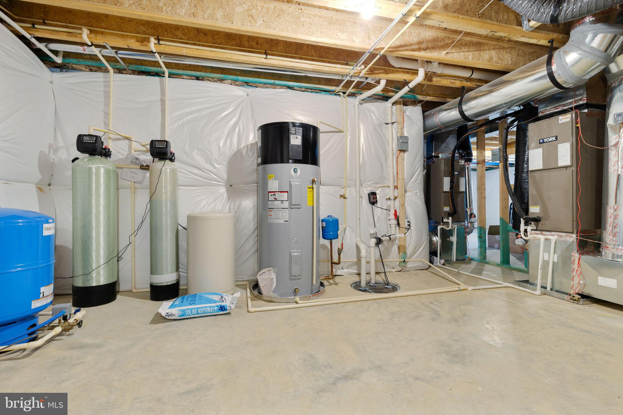 BROOKE POINT ESTATES - Residential