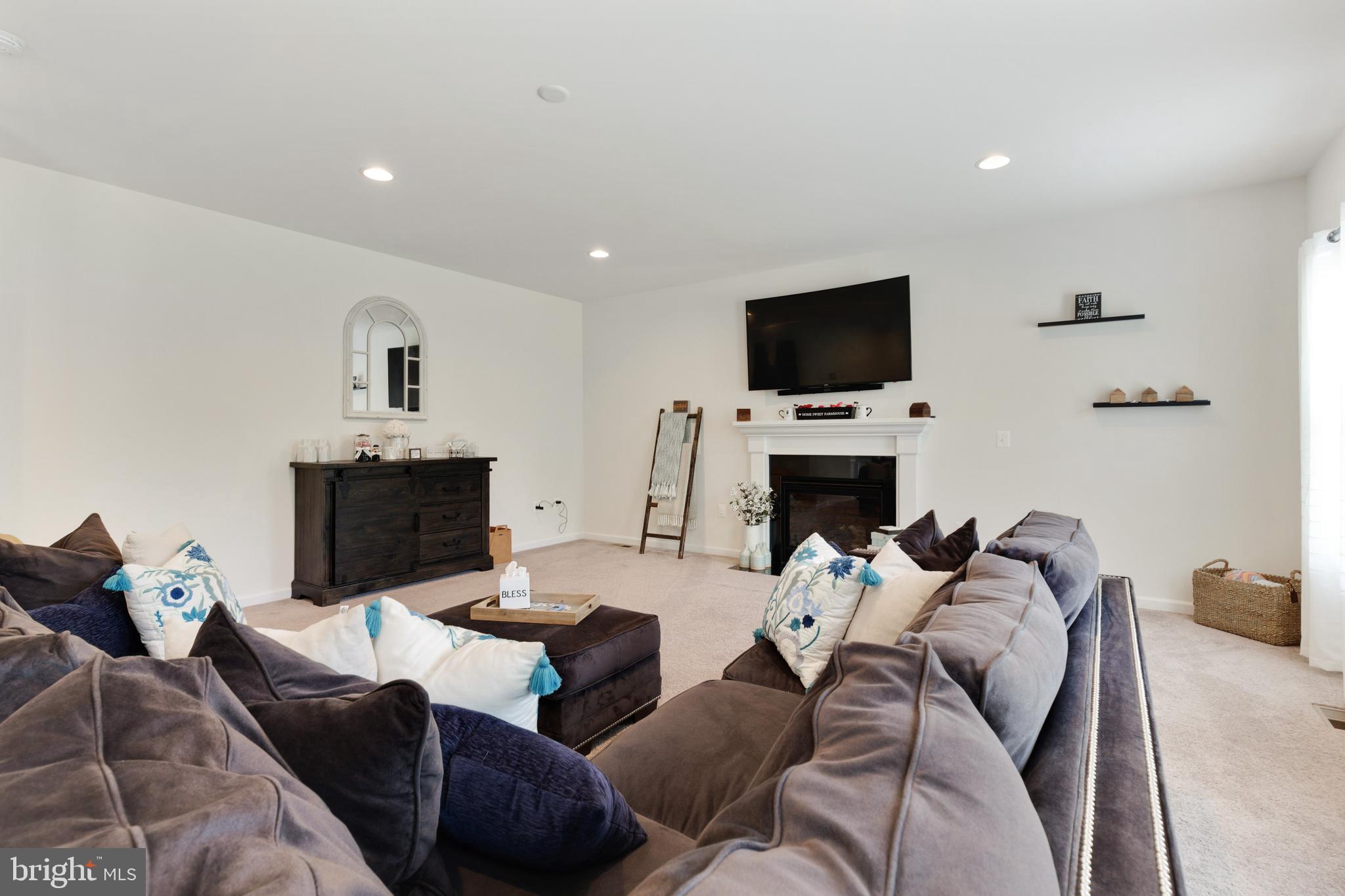 BROOKE POINT ESTATES - Residential