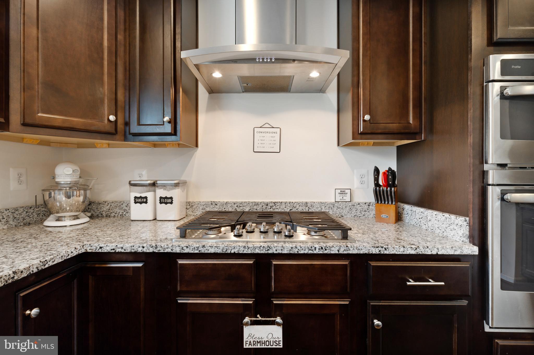 BROOKE POINT ESTATES - Residential