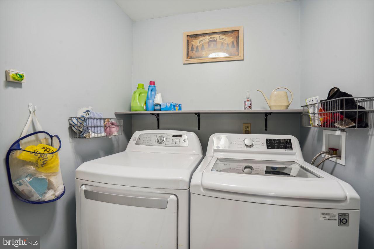 HUNTERS CREEK - Residential