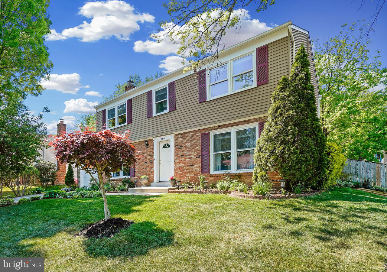 HUNTERS CREEK - Residential