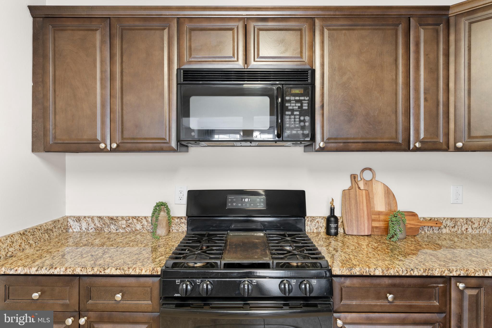 JACKSONS RIDGE CONDOS - Residential