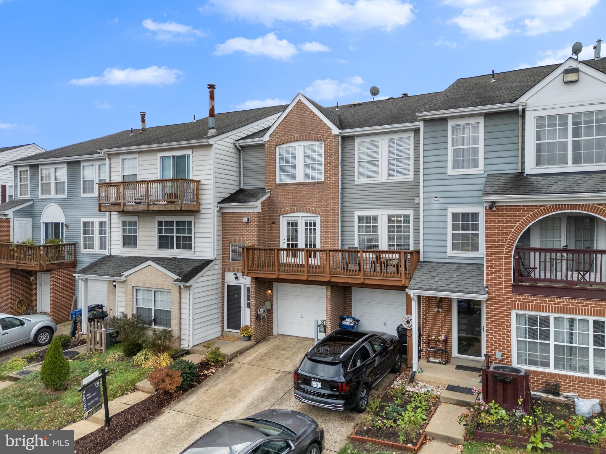 JACKSONS RIDGE CONDOS - Residential