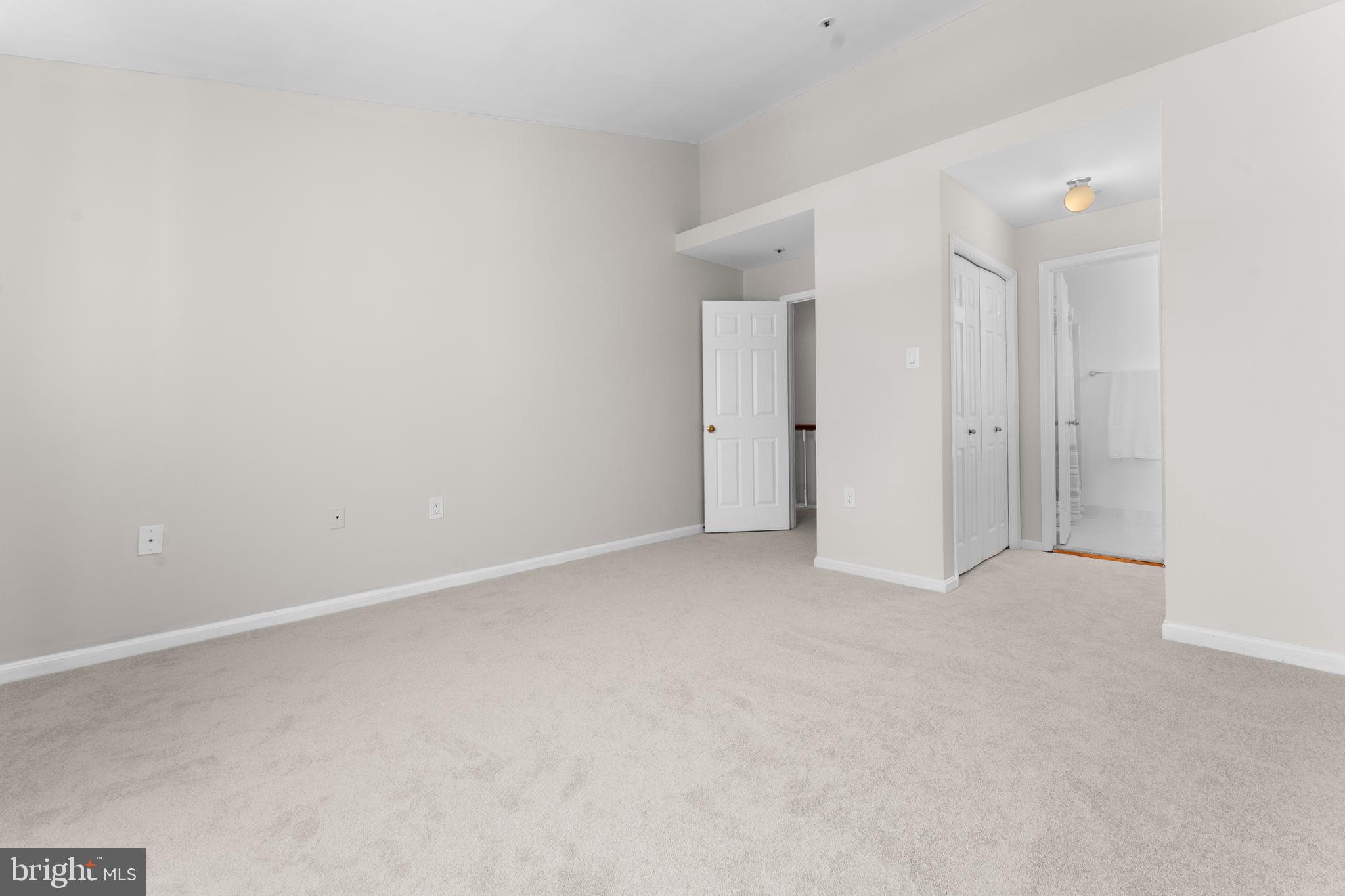 JACKSONS RIDGE CONDOS - Residential