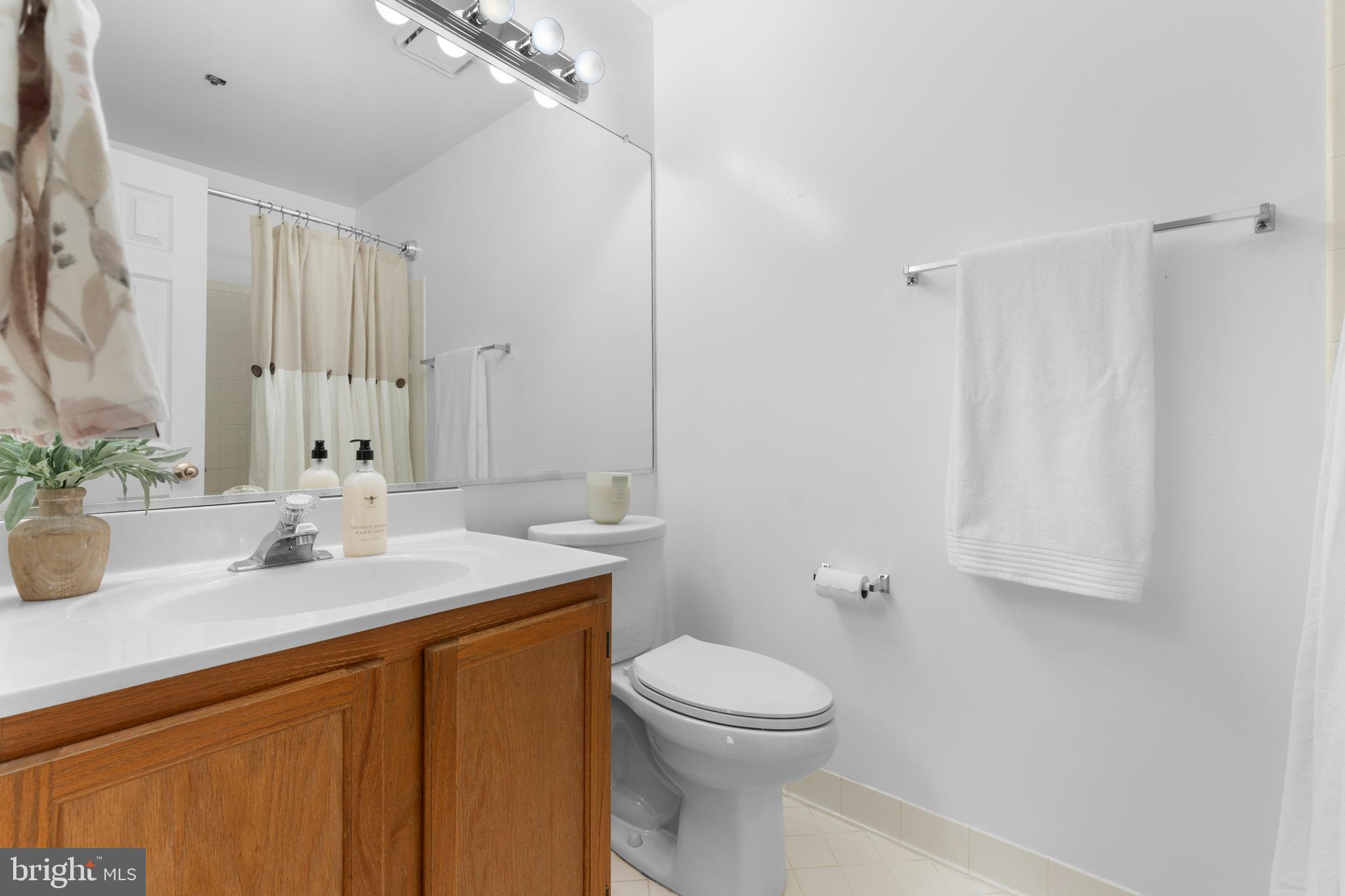 JACKSONS RIDGE CONDOS - Residential