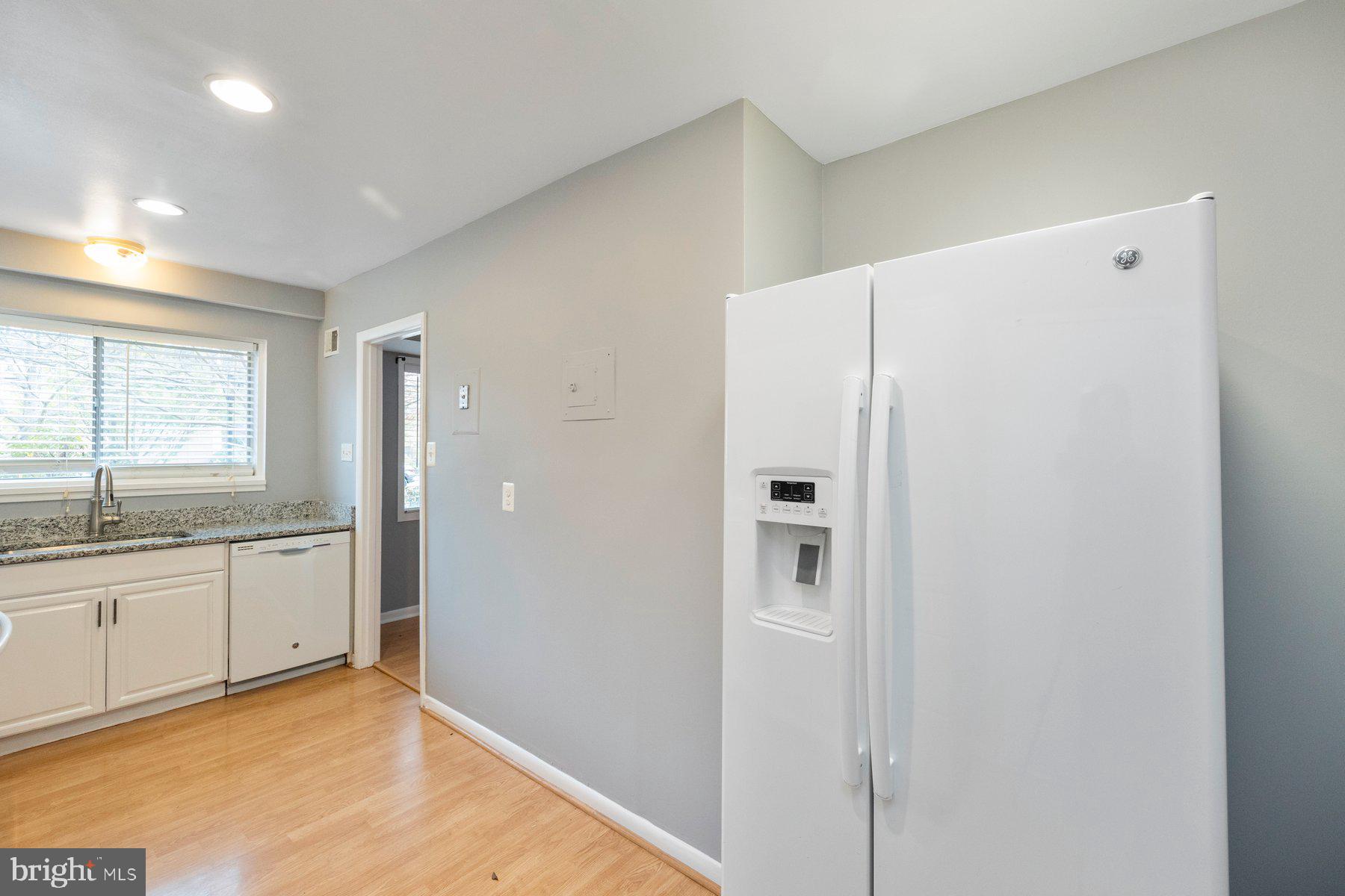 PARKSIDE CONDOMINIUMS - Residential Lease