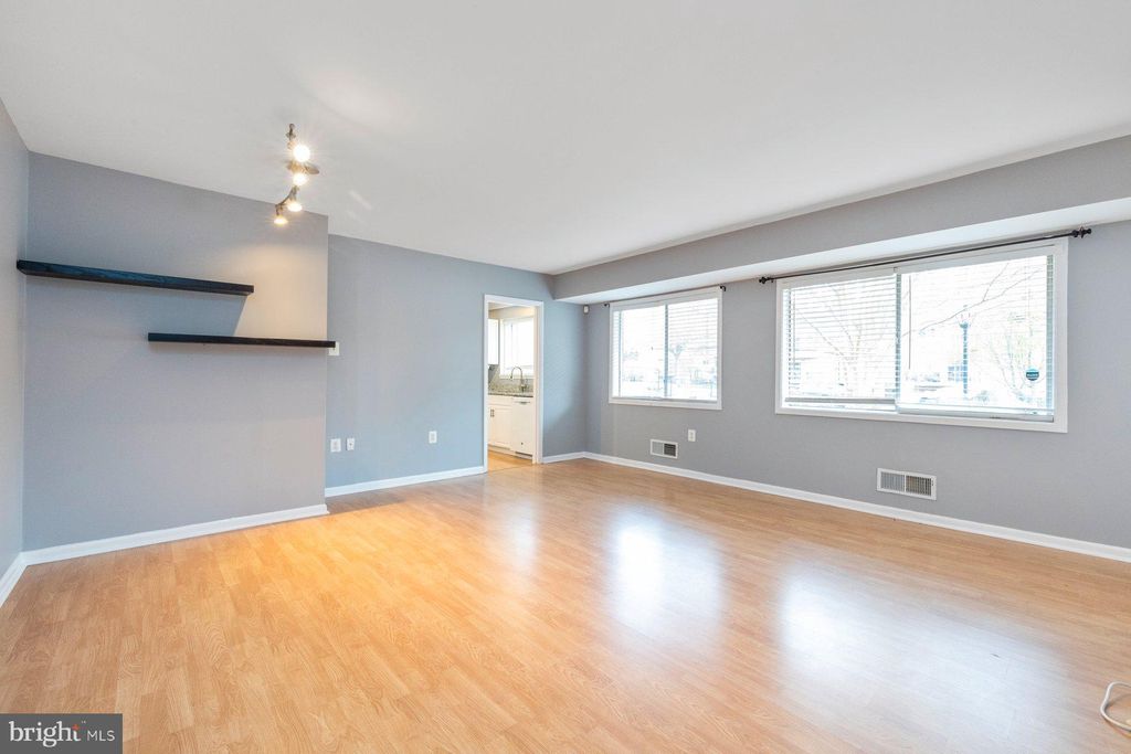 Photo of 10620 Weymouth Street #1, BETHESDA, MD 20814 (MLS # MDMC2204118)