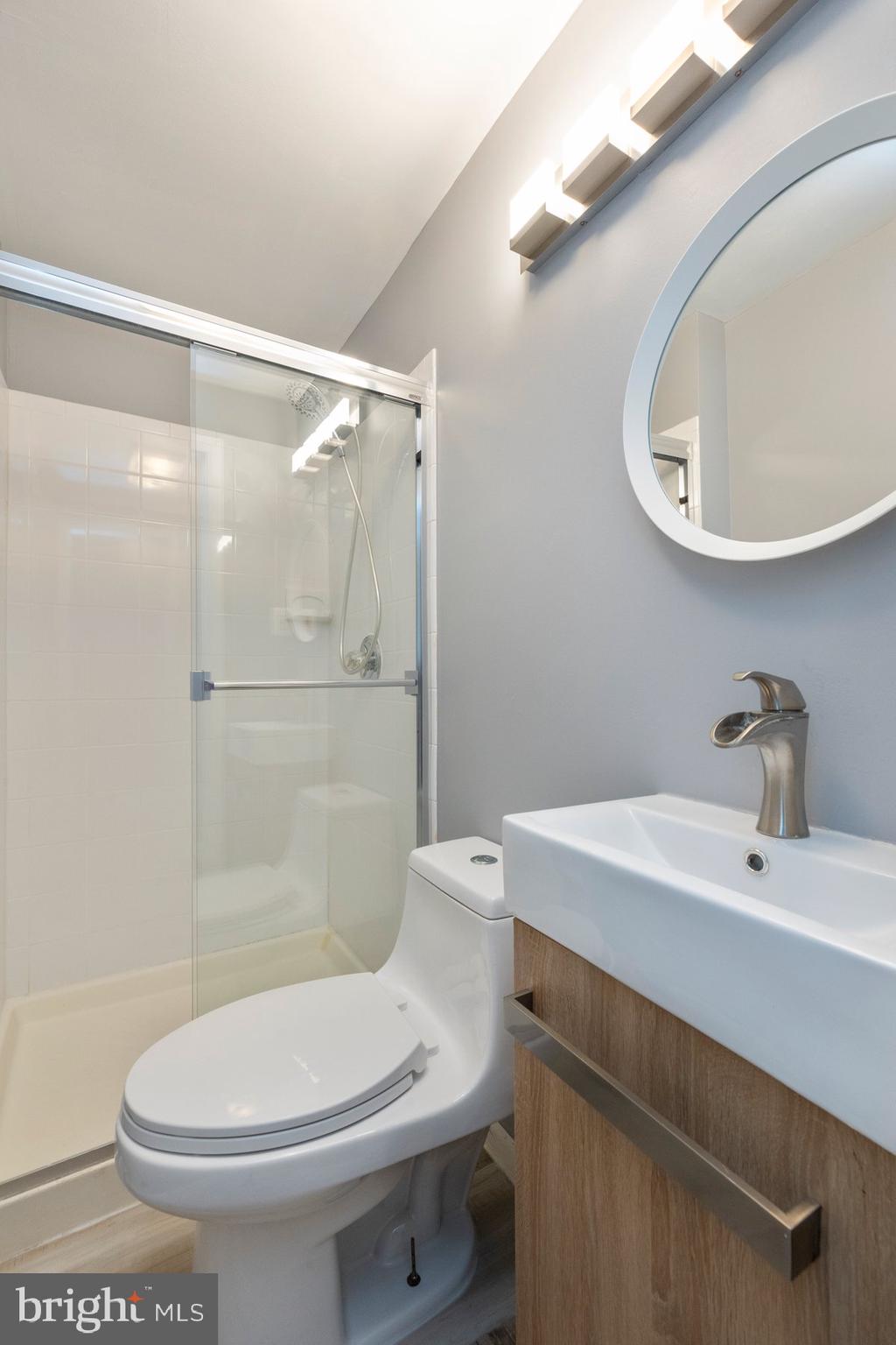 PARKSIDE CONDOMINIUMS - Residential Lease