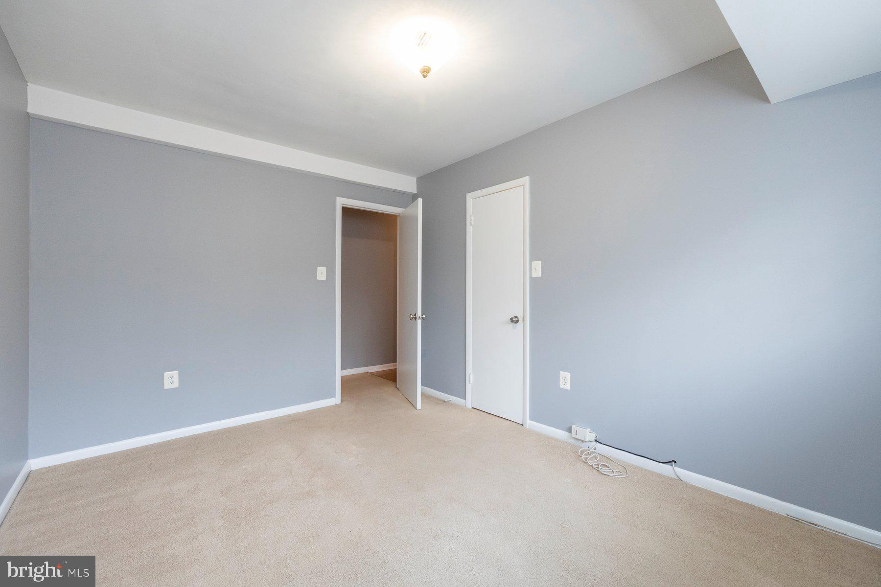 PARKSIDE CONDOMINIUMS - Residential Lease