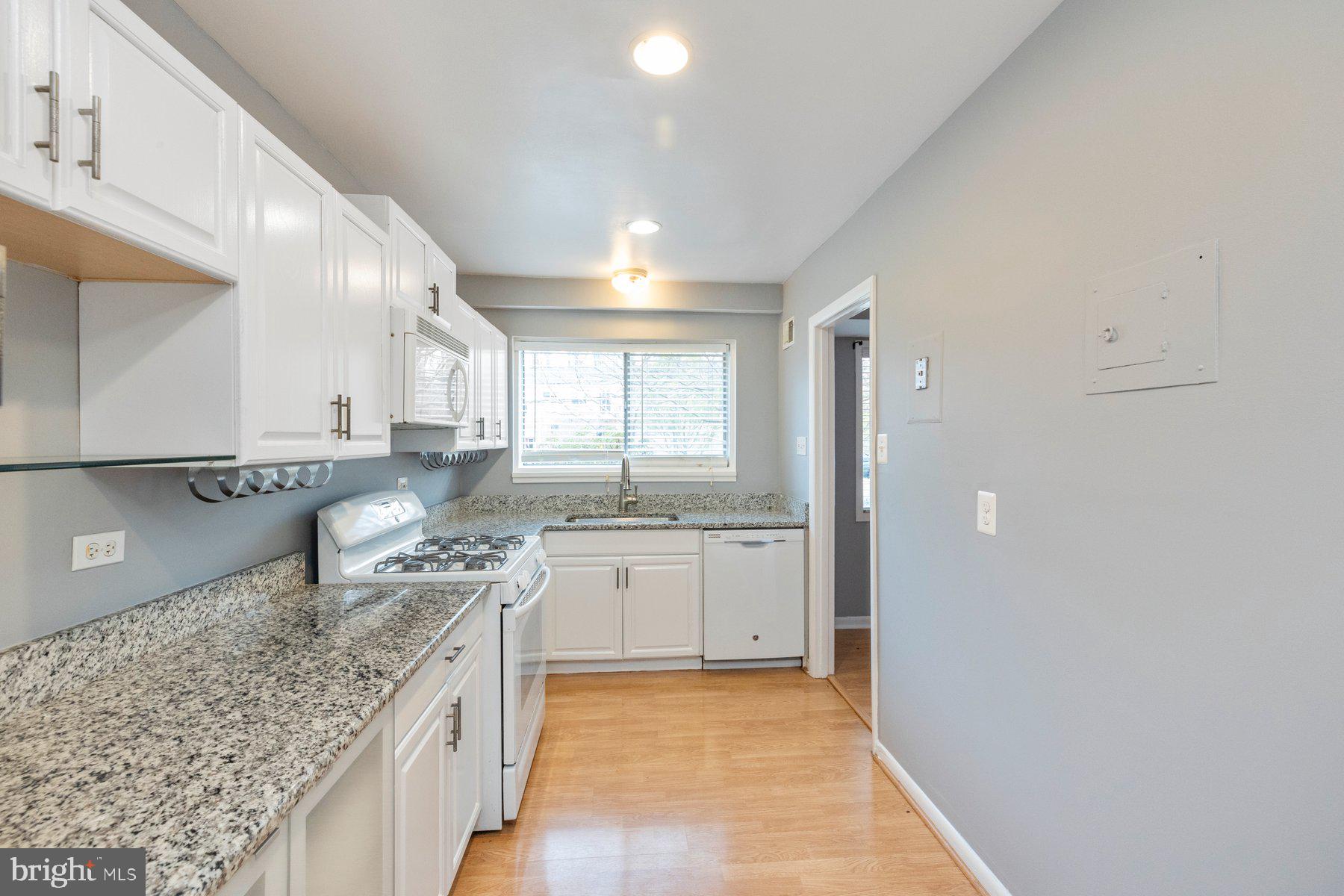 PARKSIDE CONDOMINIUMS - Residential Lease