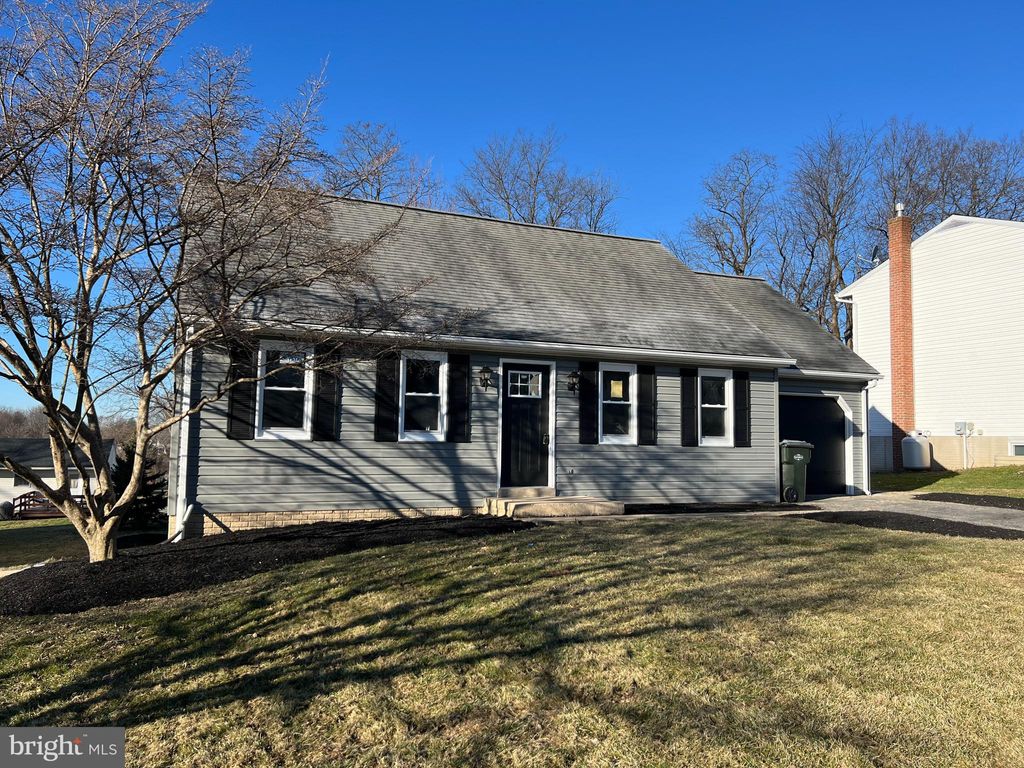 Photo of 330 Barberry Drive, Lancaster, PA 17601 (MLS # PALA2046684)