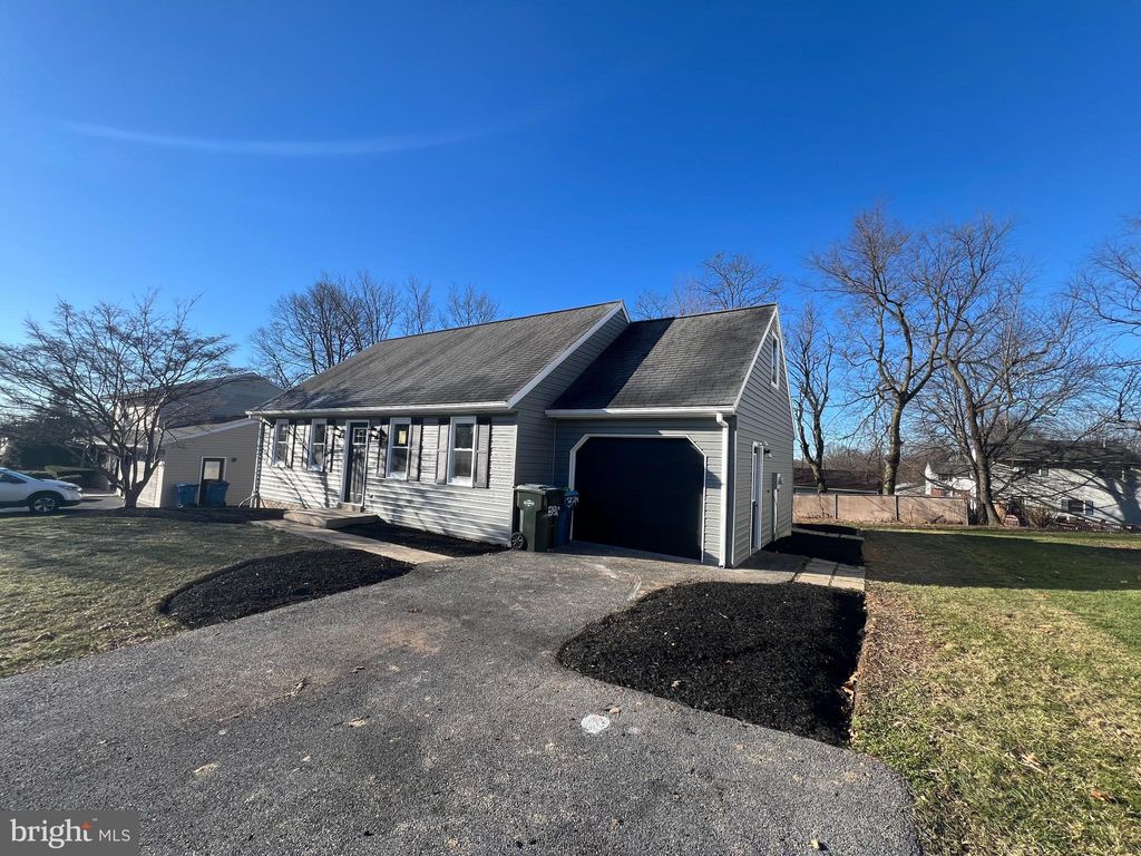 Photo of 330 Barberry Drive, Lancaster, PA 17601 (MLS # PALA2046684)