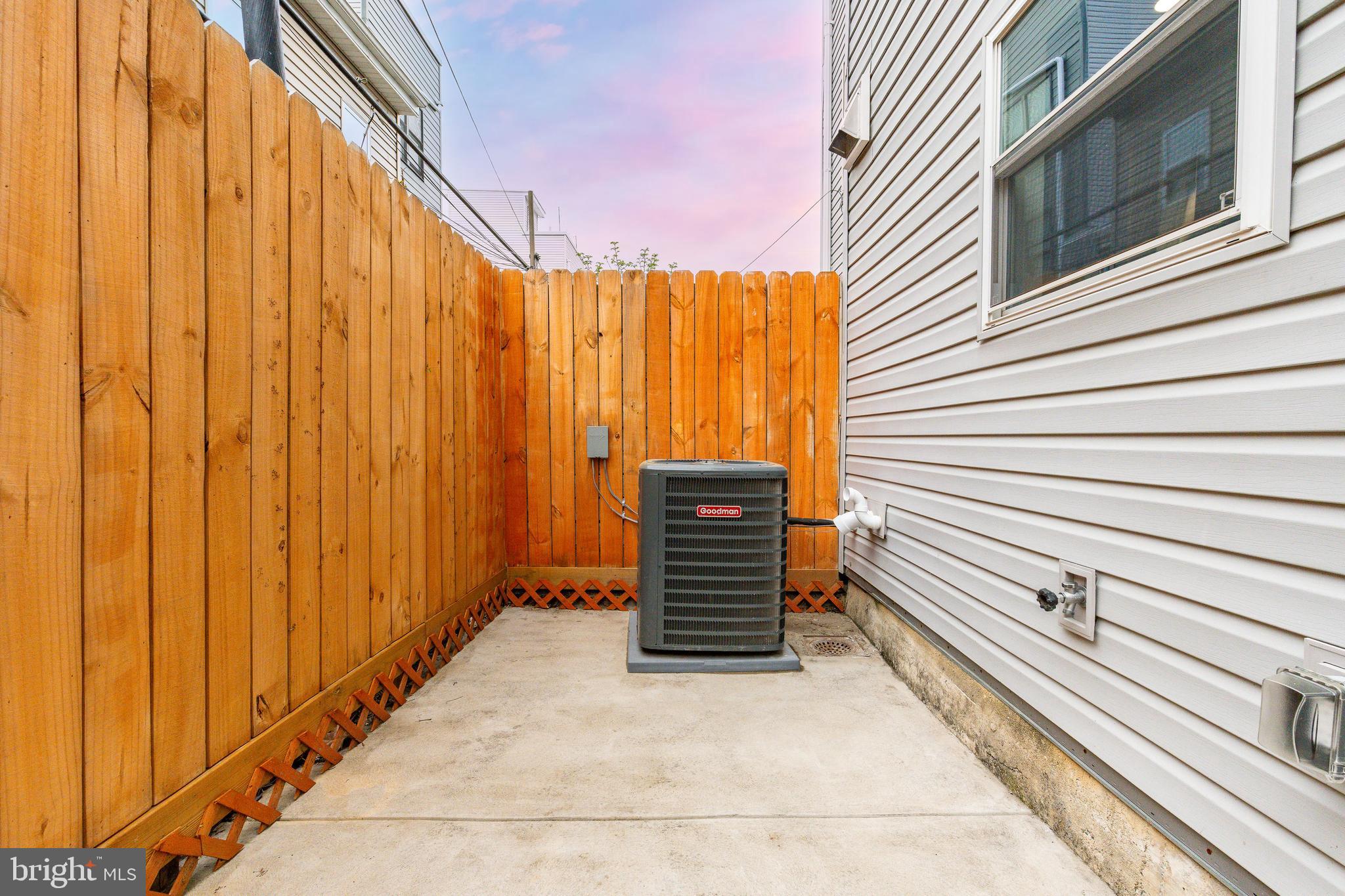 POINT BREEZE - Residential