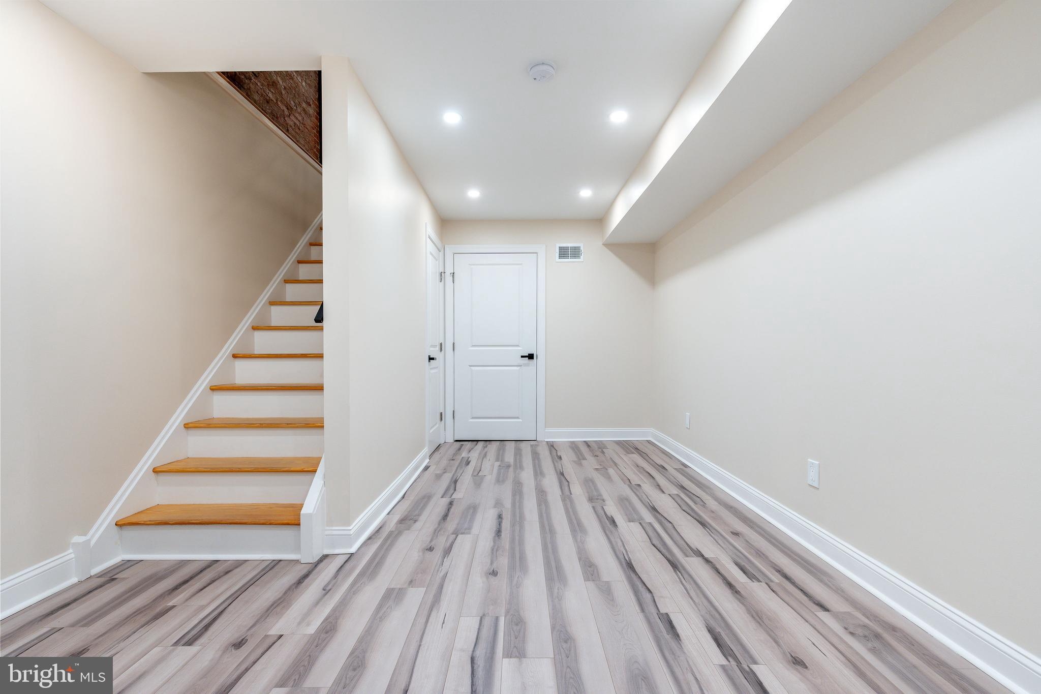 POINT BREEZE - Residential