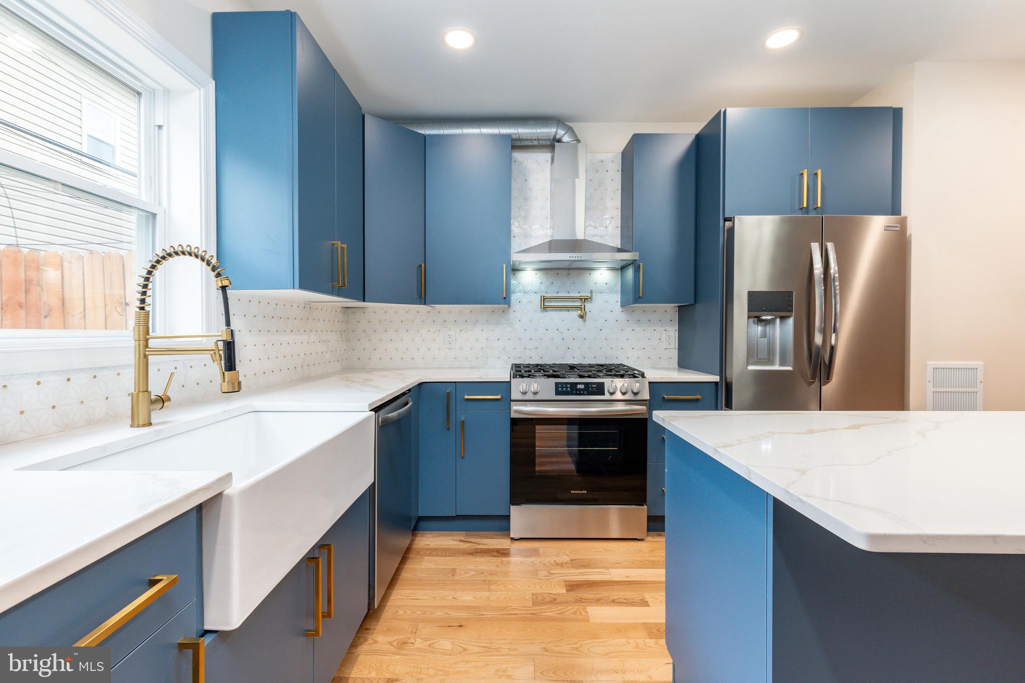 POINT BREEZE - Residential