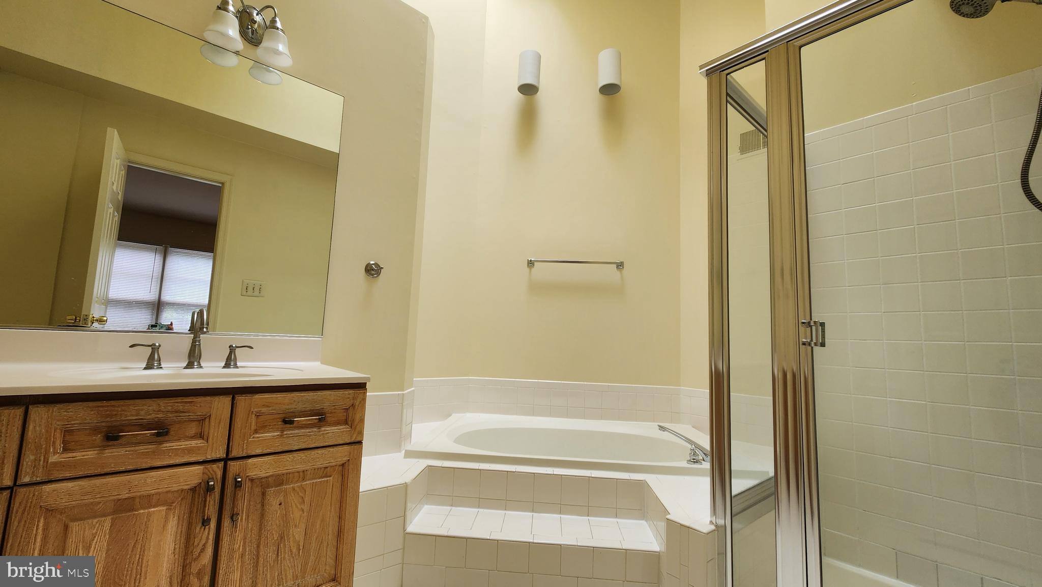 KINGSTOWNE - Residential Lease