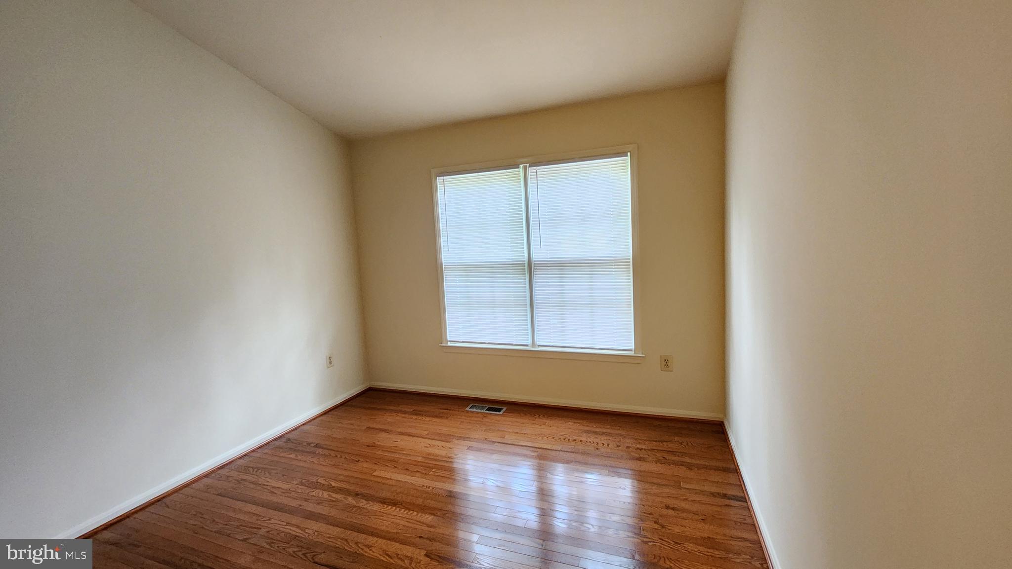 KINGSTOWNE - Residential Lease