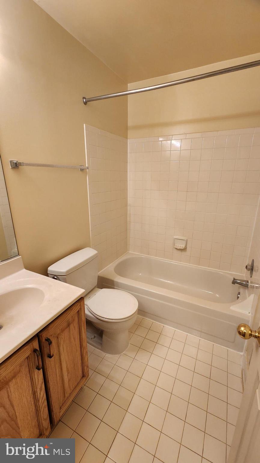 KINGSTOWNE - Residential Lease