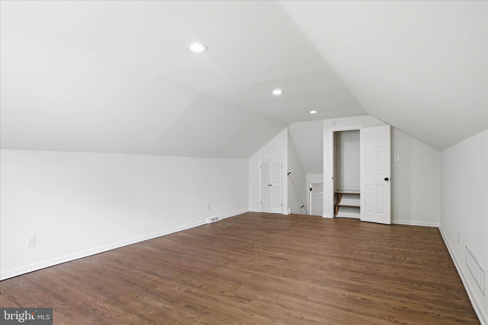 MONTGOMERY WOODS - Residential